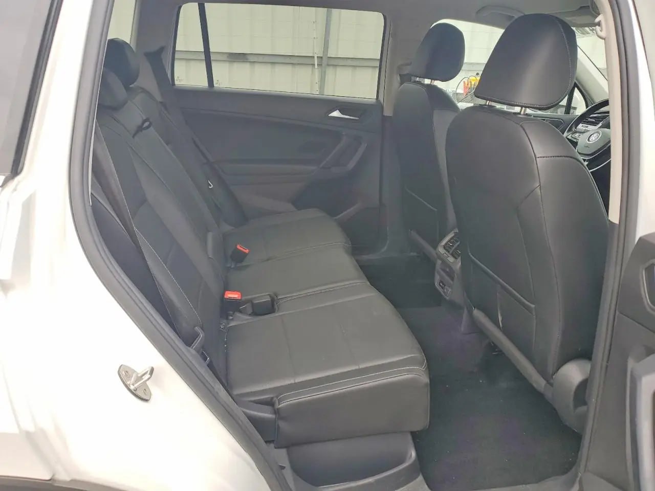 Volkswagen Tiguan SE 2019 8