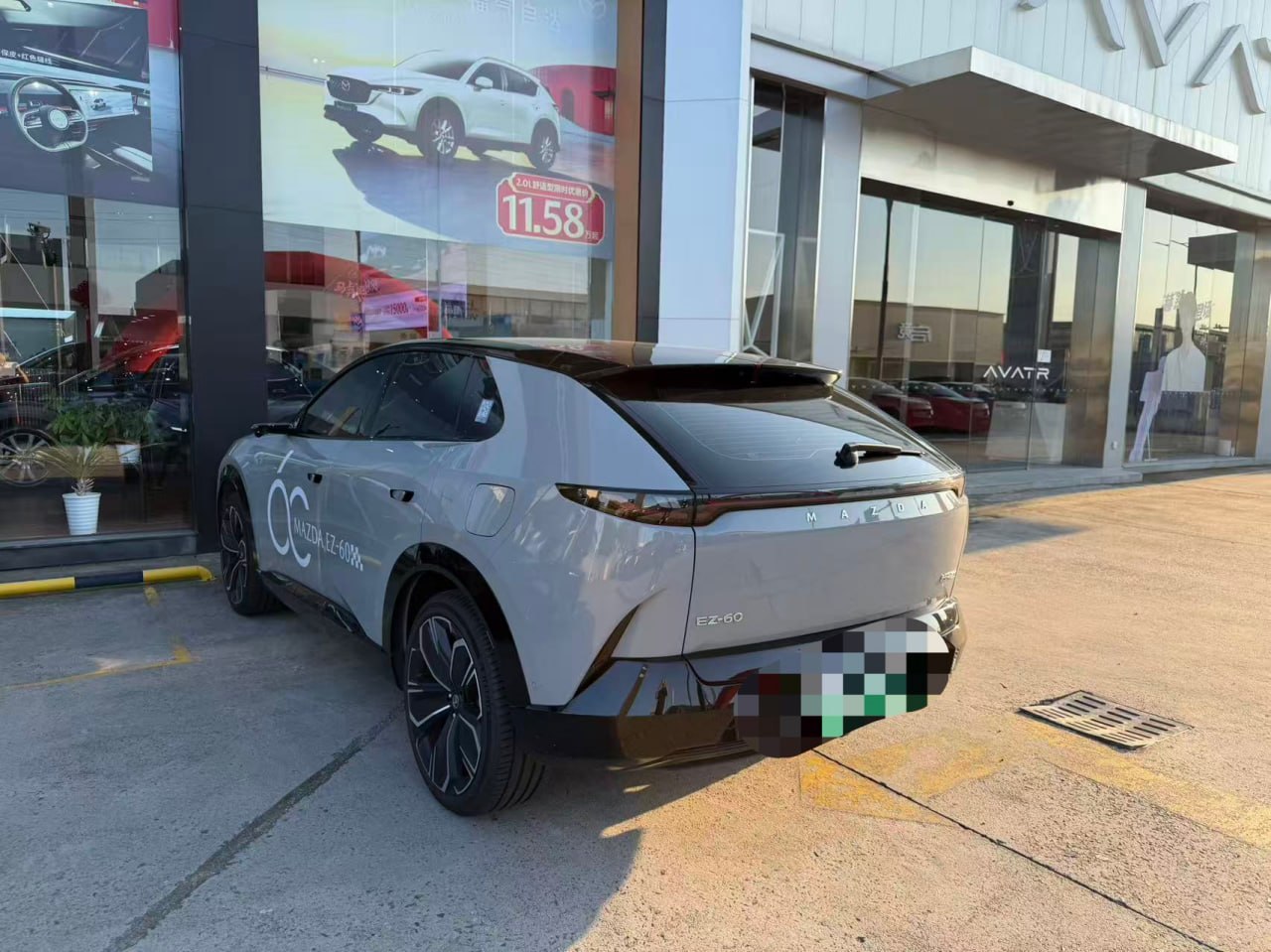 Mazda EZ-60 MAX Hybrid 3